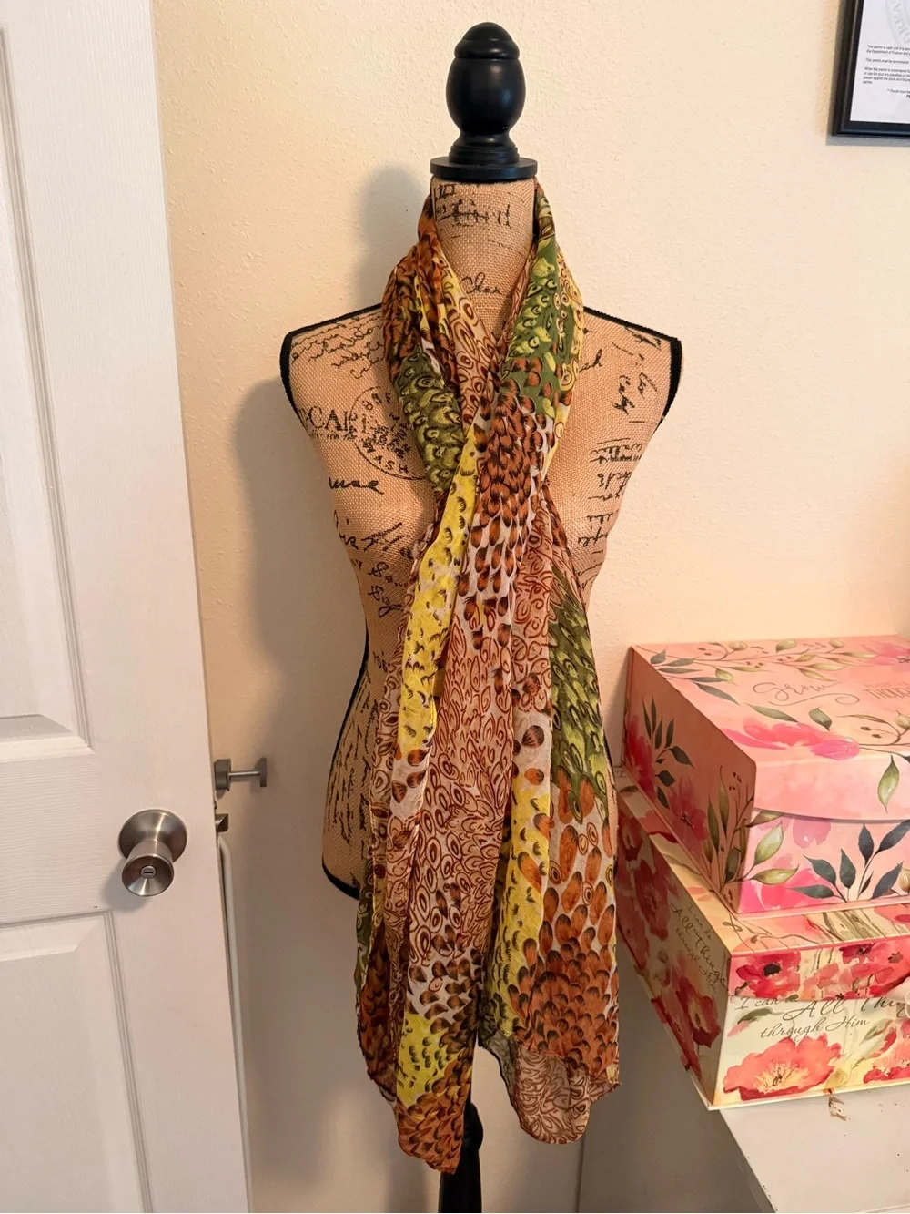 Lightweight Multicolor Feather Print Scarf - Yellow, Green, Brown